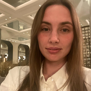 Yana V.